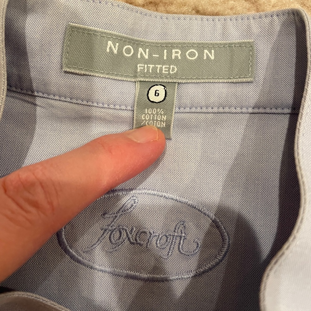 Foxcroft Non-Iron Button-Down Tank, light blue, sz 6, fitted - Picture 5 of 6